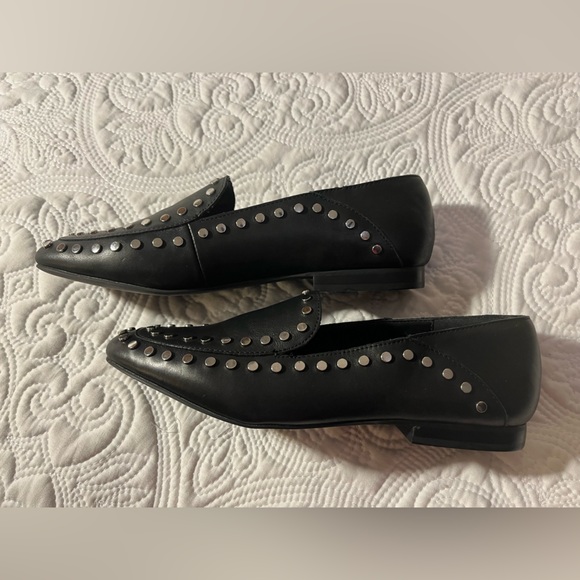 BLEECKER & BOND Arianna Black Leather Flats with Silver Studs, Size 7, NWOT - Picture 5 of 8